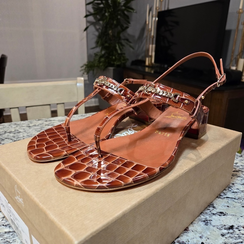 NEW Christian Louboutin MJ Thong 25 Tan T-Strap Croc Leather Sandals